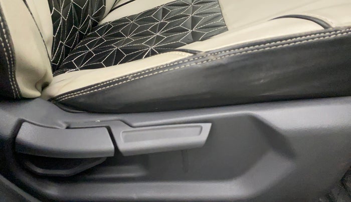 2020 Hyundai AURA S 1.2 CNG, CNG, Manual, 43,410 km, Driver Side Adjustment Panel