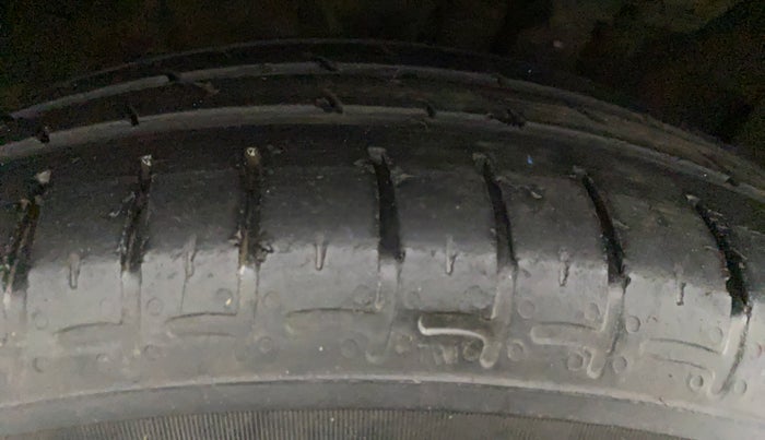 2020 Hyundai AURA S 1.2 CNG, CNG, Manual, 43,410 km, Right Rear Tyre Tread