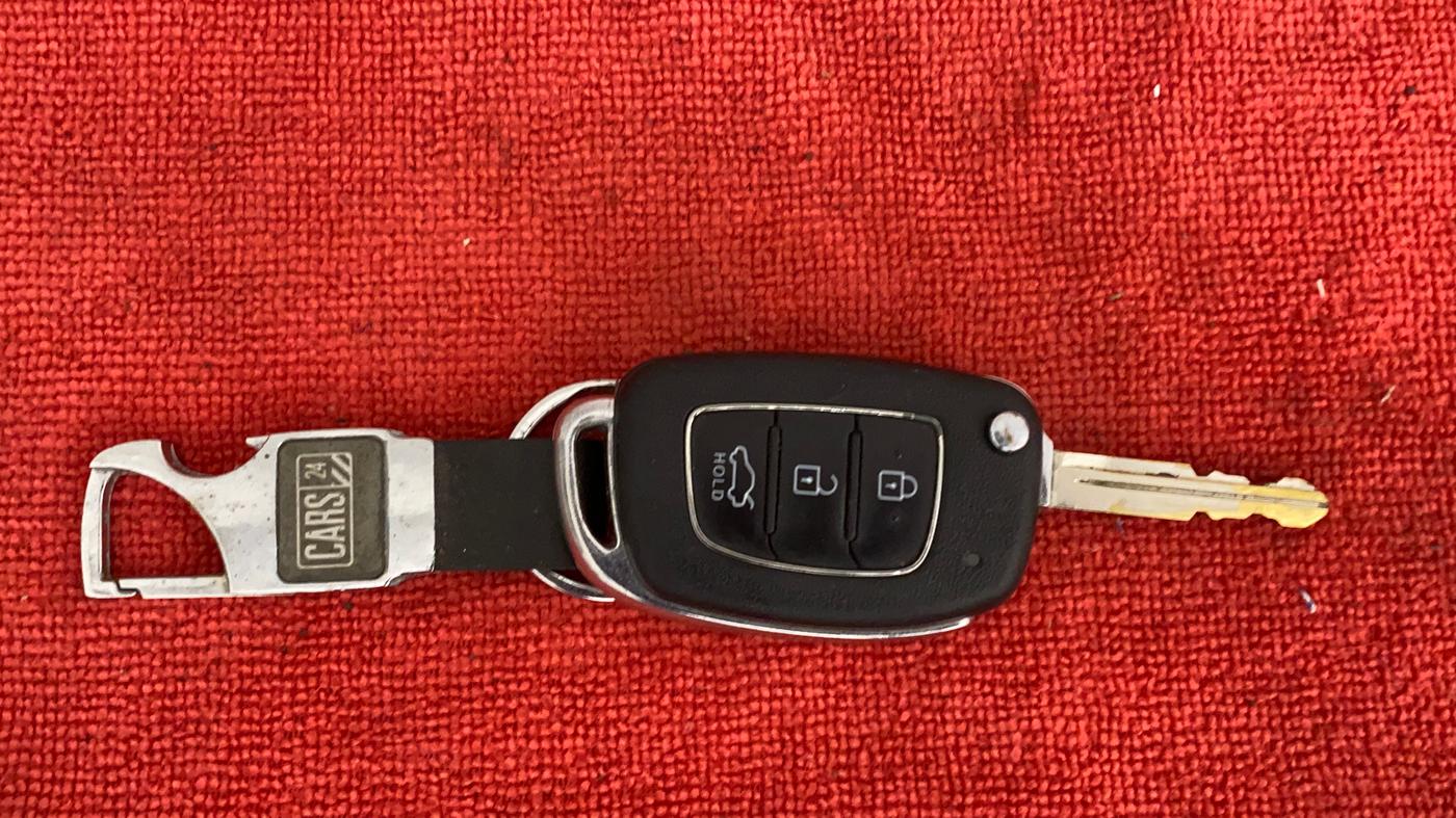 2020 Hyundai AURA S 1.2 CNG, CNG, Manual, 43,410 km, Key Close Up