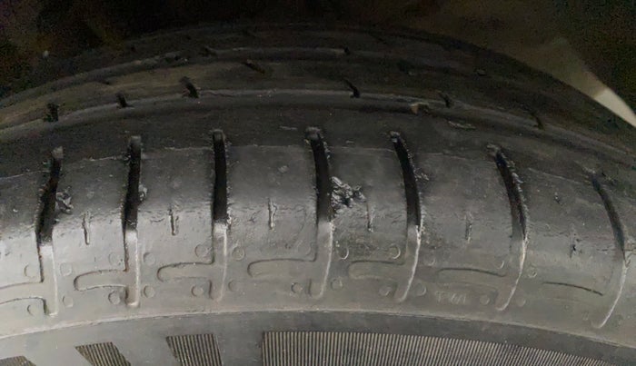 2020 Hyundai AURA S 1.2 CNG, CNG, Manual, 43,410 km, Left Front Tyre Tread