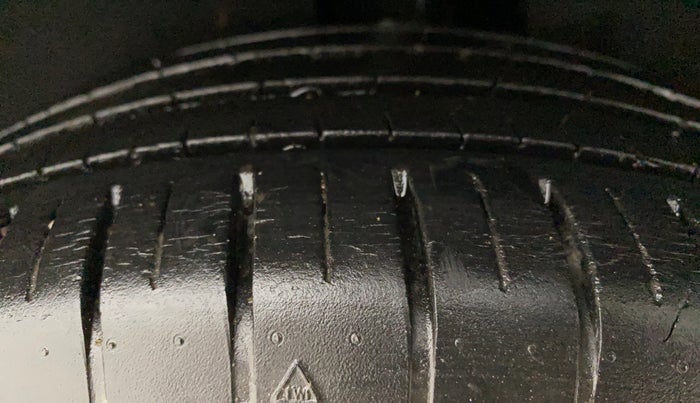 2020 Maruti Baleno ZETA PETROL 1.2, Petrol, Manual, 30,533 km, Left Rear Tyre Tread