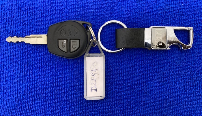 2019 Maruti Dzire VXI AMT, Petrol, Automatic, 33,434 km, Key Close Up
