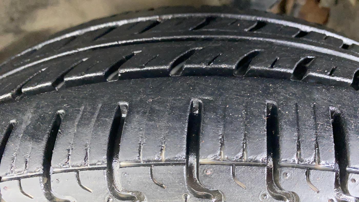 2017 Maruti Alto K10 VXI P, CNG, Manual, 44,573 km, Left Front Tyre Tread