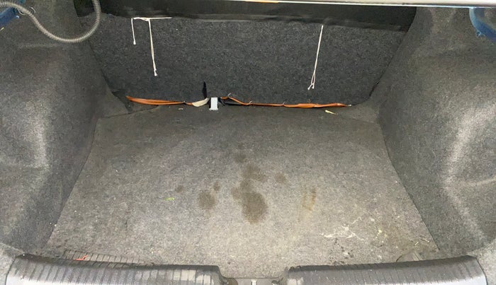 2017 Volkswagen Ameo HIGHLINE1.2L, Petrol, Manual, 47,711 km, Boot Inside