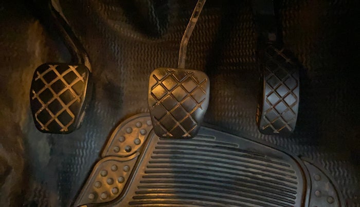 2017 Volkswagen Ameo HIGHLINE1.2L, Petrol, Manual, 47,711 km, Pedals