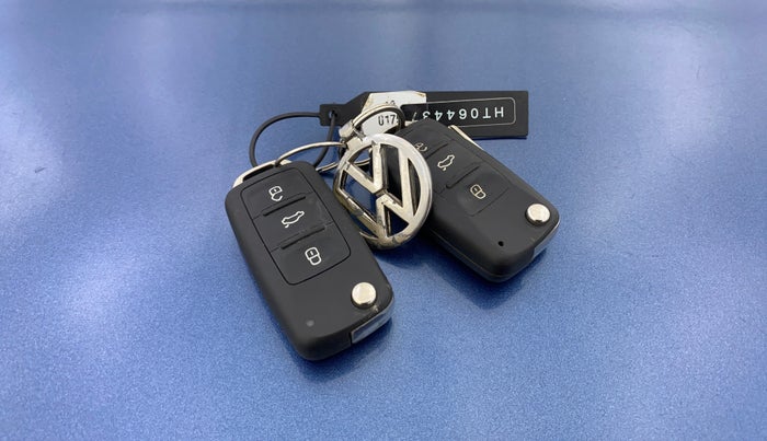 2017 Volkswagen Ameo HIGHLINE1.2L, Petrol, Manual, 47,711 km, Key Close Up