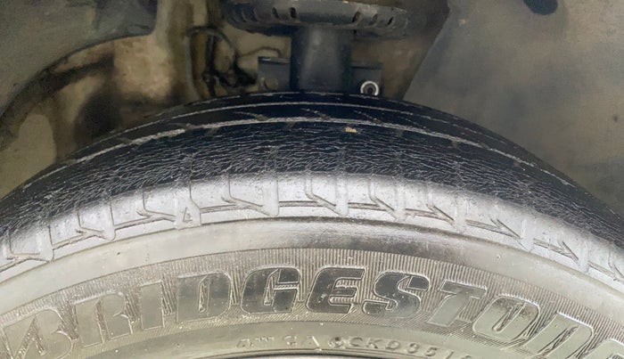 2017 Volkswagen Ameo HIGHLINE1.2L, Petrol, Manual, 47,711 km, Right Front Tyre Tread