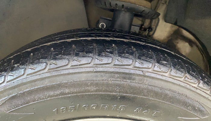 2017 Volkswagen Ameo HIGHLINE1.2L, Petrol, Manual, 47,711 km, Left Front Tyre Tread