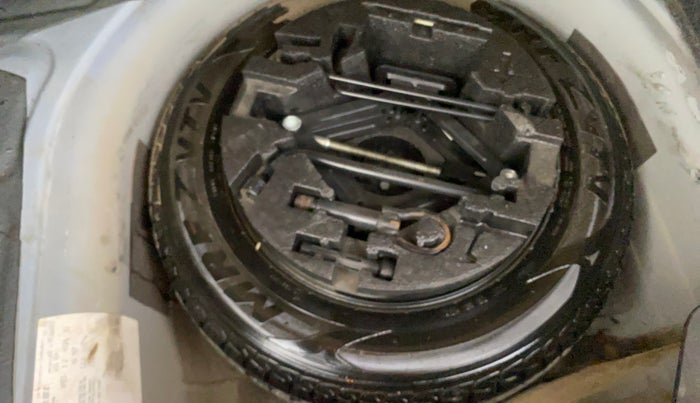 2017 Volkswagen Ameo HIGHLINE1.2L, Petrol, Manual, 47,711 km, Spare Tyre