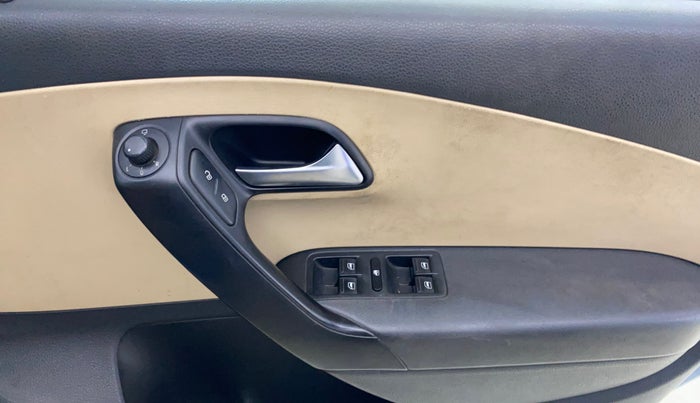 2017 Volkswagen Ameo HIGHLINE1.2L, Petrol, Manual, 47,711 km, Driver Side Door Panels Control