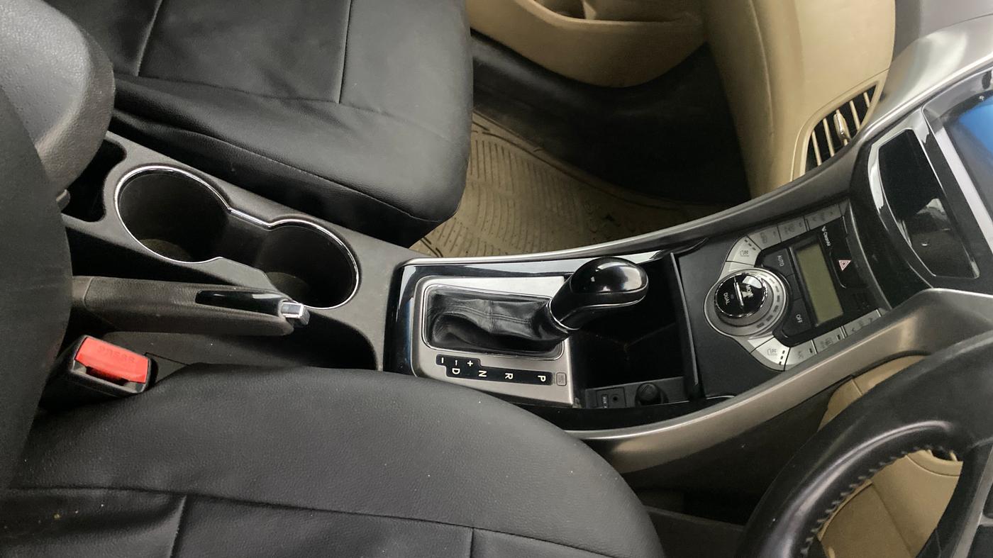 2013 Hyundai New Elantra 1.8 SX AT VTVT, Petrol, Automatic, 39,436 km, Gear Lever
