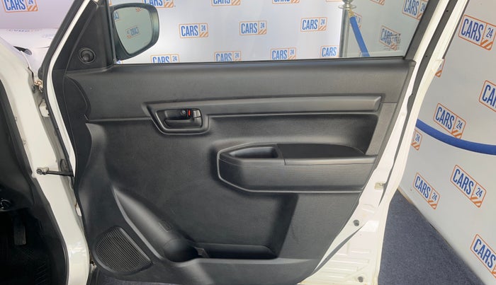 2019 Maruti S PRESSO VXI PLUS AMT, Petrol, Automatic, 31,031 km, Driver Side Door Panels Control