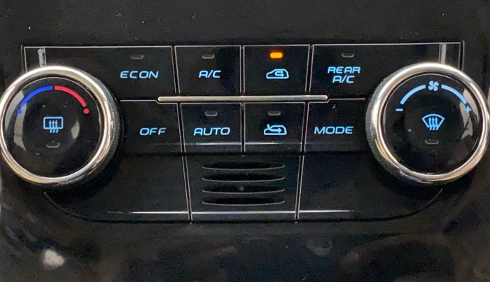 2018 Mahindra XUV500 W11 AT, Diesel, Automatic, 74,191 km, Automatic Climate Control