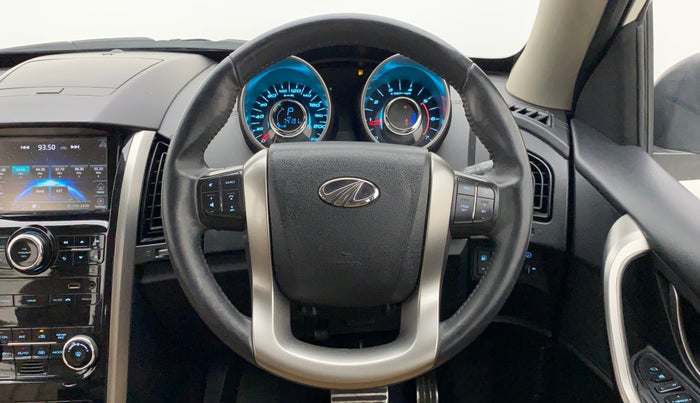 2018 Mahindra XUV500 W11 AT, Diesel, Automatic, 74,191 km, Steering Wheel Close Up