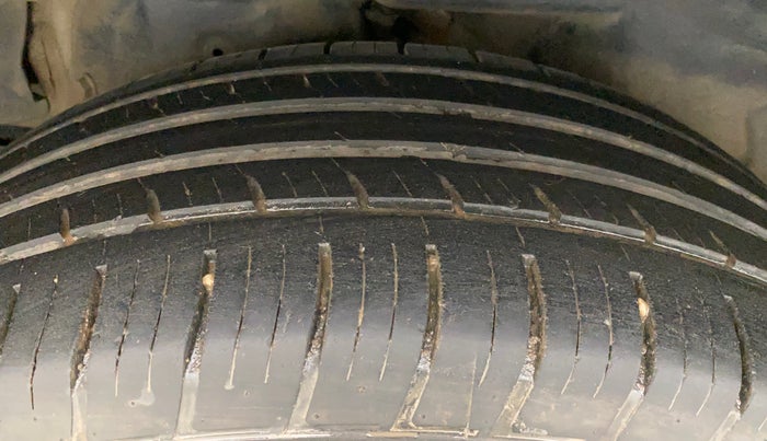 2018 Mahindra XUV500 W11 AT, Diesel, Automatic, 74,191 km, Right Rear Tyre Tread