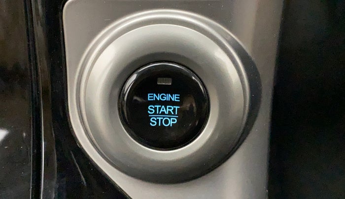 2018 Mahindra XUV500 W11 AT, Diesel, Automatic, 74,191 km, Keyless Start/ Stop Button