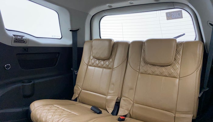 2018 Mahindra XUV500 W11 AT, Diesel, Automatic, 74,191 km, Third Seat Row ( optional )