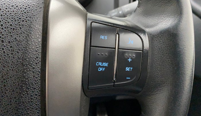 2018 Mahindra XUV500 W11 AT, Diesel, Automatic, 74,191 km, Adaptive Cruise Control
