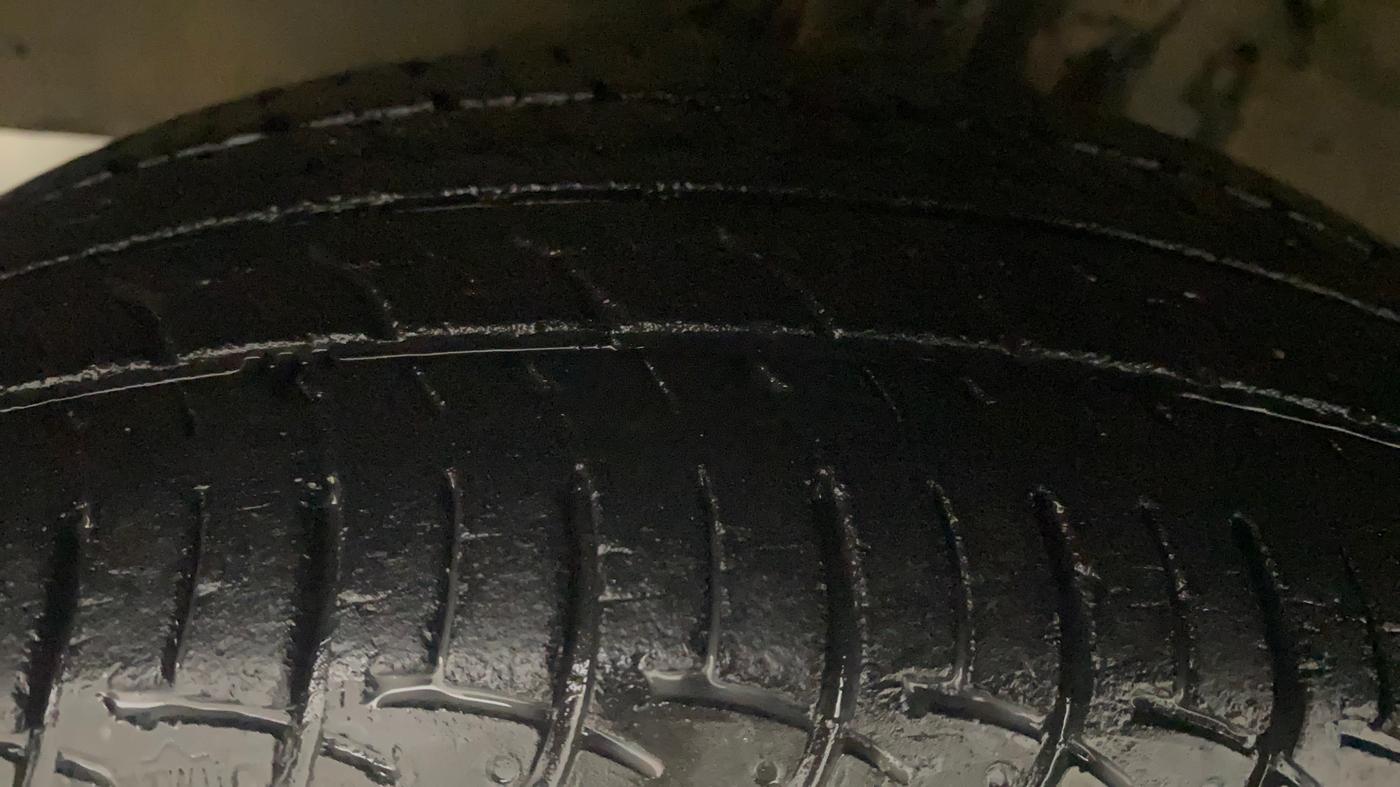 2015 Toyota Etios Liva G, Petrol, Manual, 38,768 km, Left Front Tyre Tread