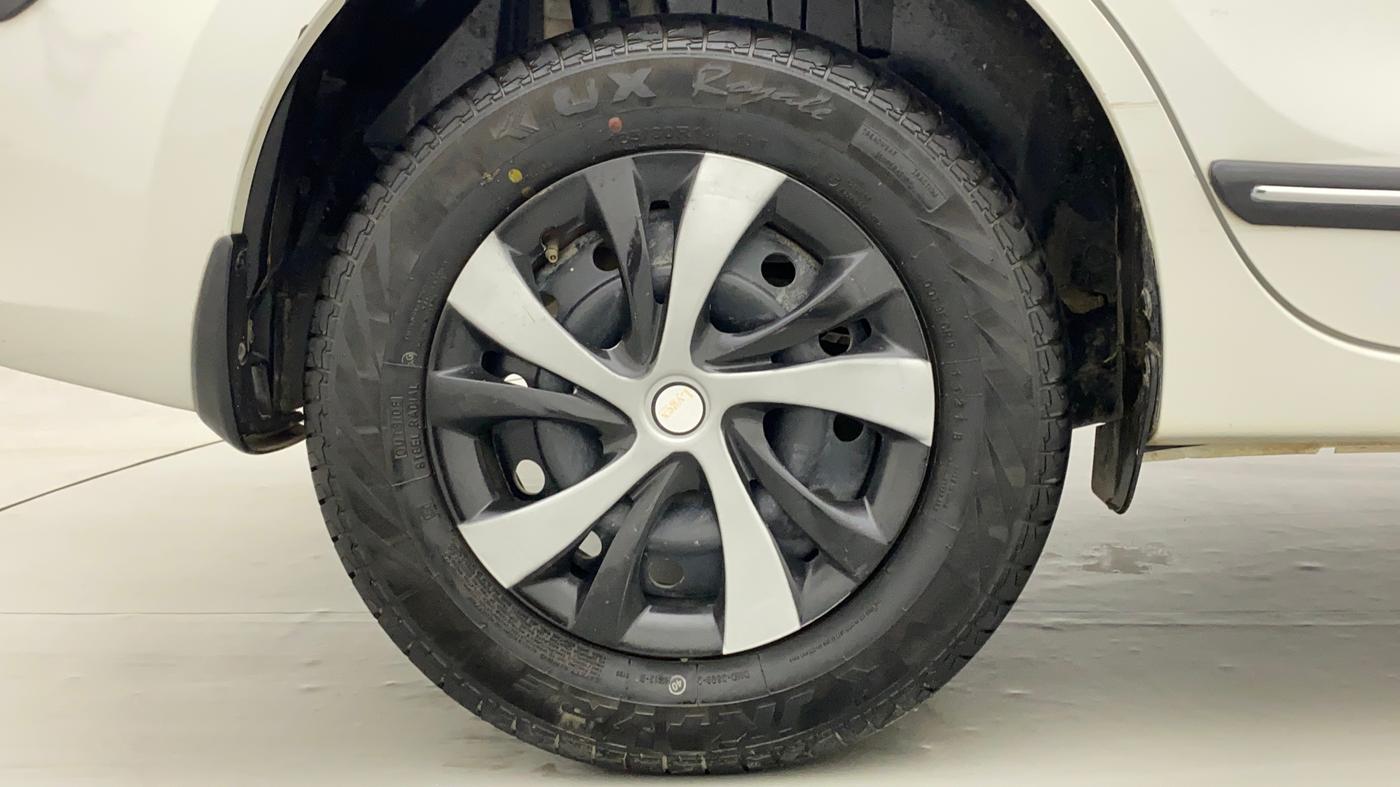 2021 Maruti Dzire VXI, Petrol, Manual, 13,033 km, Right Rear Wheel