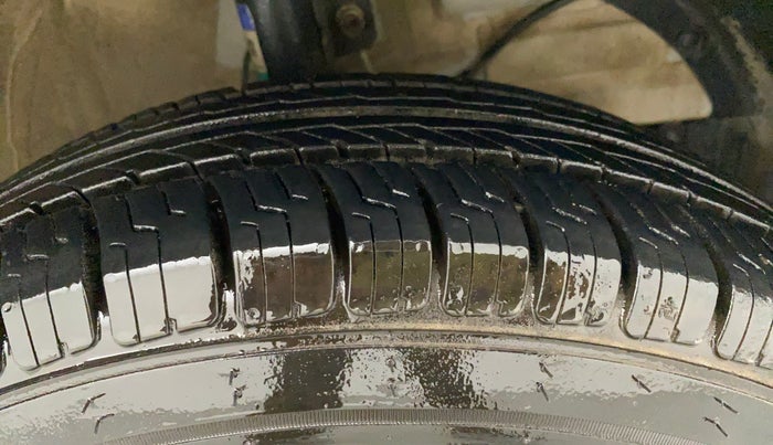 2021 Maruti Dzire VXI, Petrol, Manual, 13,033 km, Right Front Tyre Tread