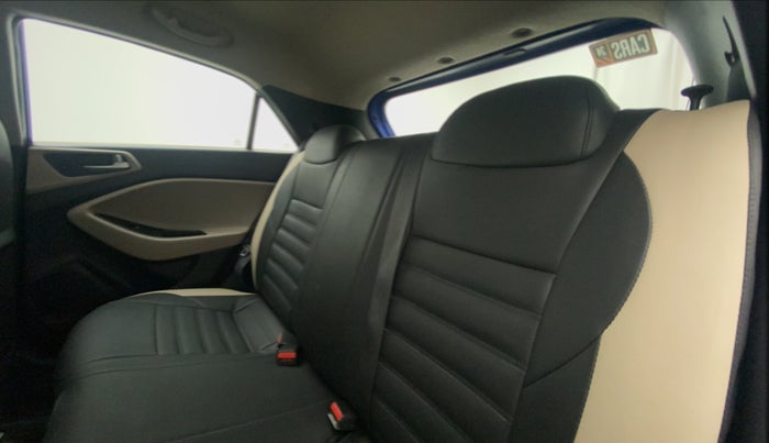2015 Hyundai Elite i20 MAGNA 1.2, CNG, Manual, 50,166 km, Right Side Rear Door Cabin