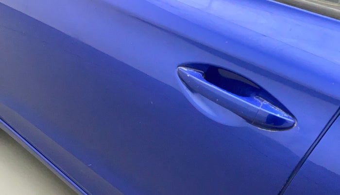 2015 Hyundai Elite i20 MAGNA 1.2, CNG, Manual, 50,166 km, Front passenger door - Slightly dented