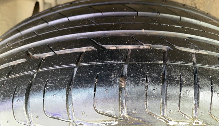 2021 Tata NEXON XZA PLUS SUNROOF PETROL, Petrol, Automatic, 31,729 km, Right Rear Tyre Tread