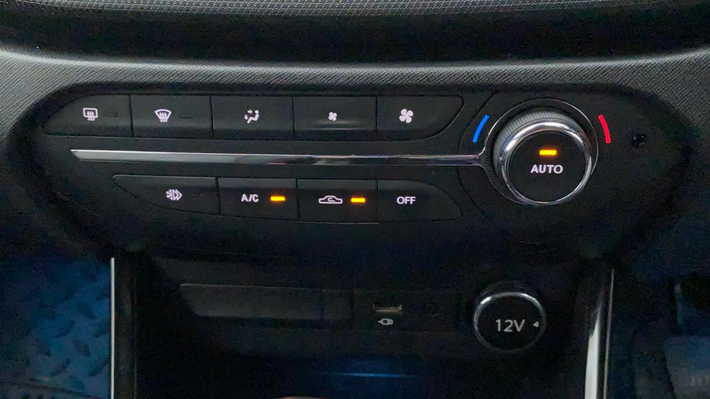 2022 Tata ALTROZ XZ PLUS PETROL DARK EDITION, Petrol, Manual, 30,801 km, Automatic Climate Control
