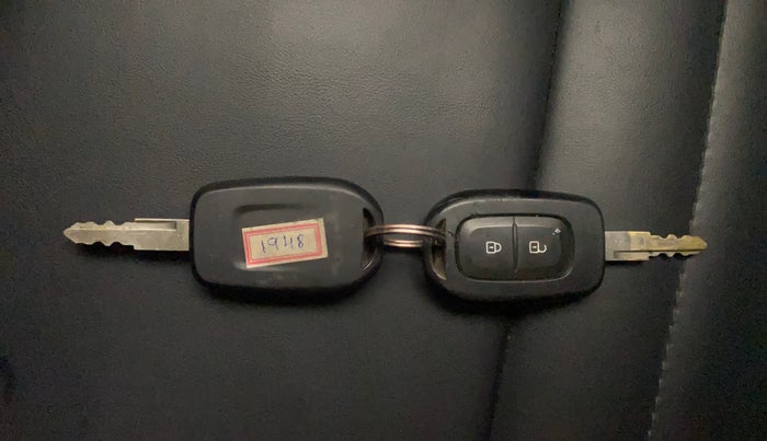 2019 Renault Kwid RXT 1.0 AMT (O), Petrol, Automatic, 33,271 km, Key Close Up