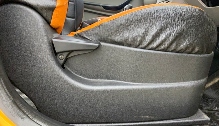 2017 Tata Tiago XT PETROL, Petrol, Manual, 49,528 km, Driver Side Adjustment Panel