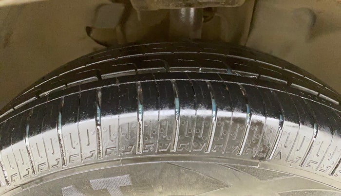 2017 Tata Tiago XT PETROL, Petrol, Manual, 49,528 km, Right Front Tyre Tread