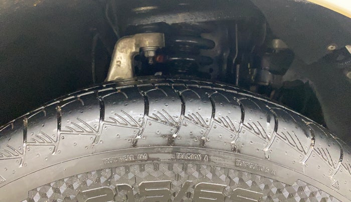 2019 Mahindra MARAZZO M4 8 STR, Diesel, Manual, 73,866 km, Right Front Tyre Tread