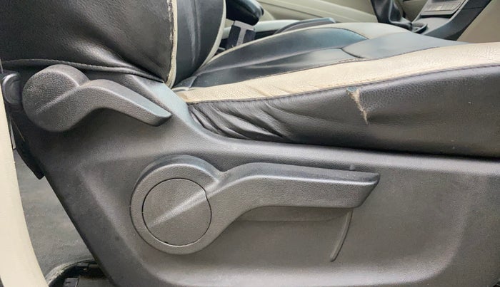 2019 Mahindra MARAZZO M4 8 STR, Diesel, Manual, 73,866 km, Driver Side Adjustment Panel