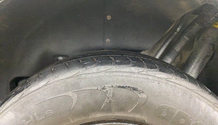 2019 Mahindra MARAZZO M4 8 STR, Diesel, Manual, 73,866 km, Left Rear Tyre Tread