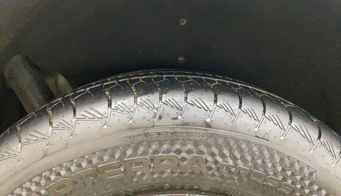 2019 Mahindra MARAZZO M4 8 STR, Diesel, Manual, 73,866 km, Right Rear Tyre Tread