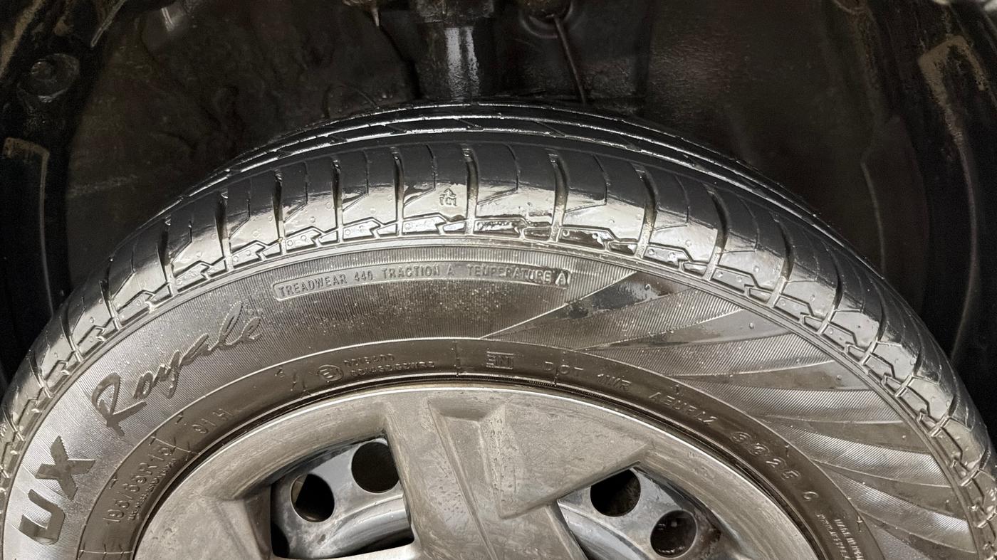 2024 Hyundai VENUE S 1.2, Petrol, Manual, 73,858 km, Right Front Tyre Tread