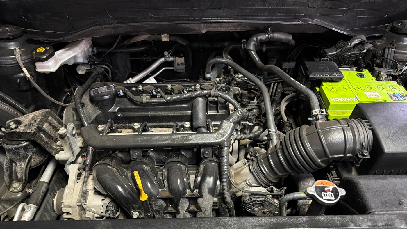 2024 Hyundai VENUE S 1.2, Petrol, Manual, 73,858 km, Engine View