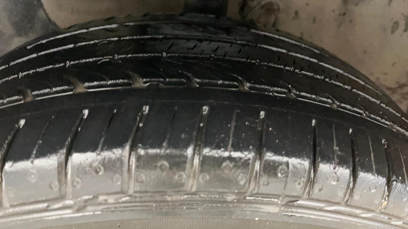 2015 Hyundai Elite i20 ASTA 1.2, Petrol, Manual, 79,552 km, Left Front Tyre Tread