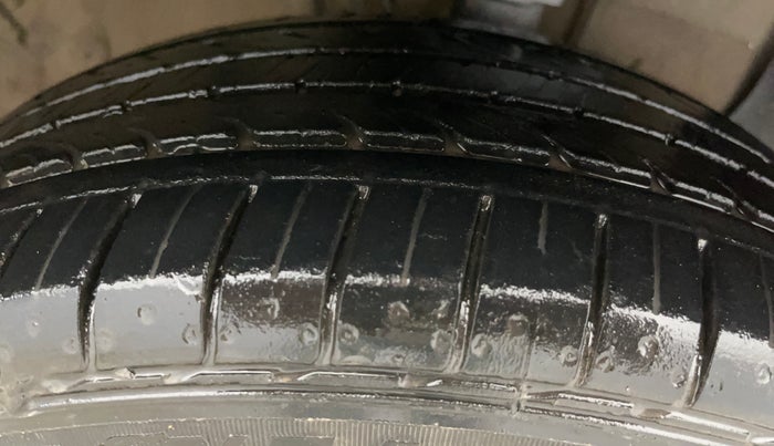 2015 Hyundai Elite i20 ASTA 1.2, Petrol, Manual, 79,552 km, Right Front Tyre Tread