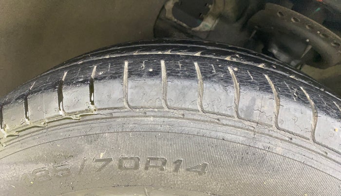 2016 Hyundai Elite i20 MAGNA 1.2, Petrol, Manual, 9,420 km, Left Front Tyre Tread