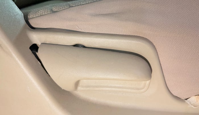 2016 Maruti Swift Dzire VXI, CNG, Manual, 76,983 km, Driver Side Adjustment Panel