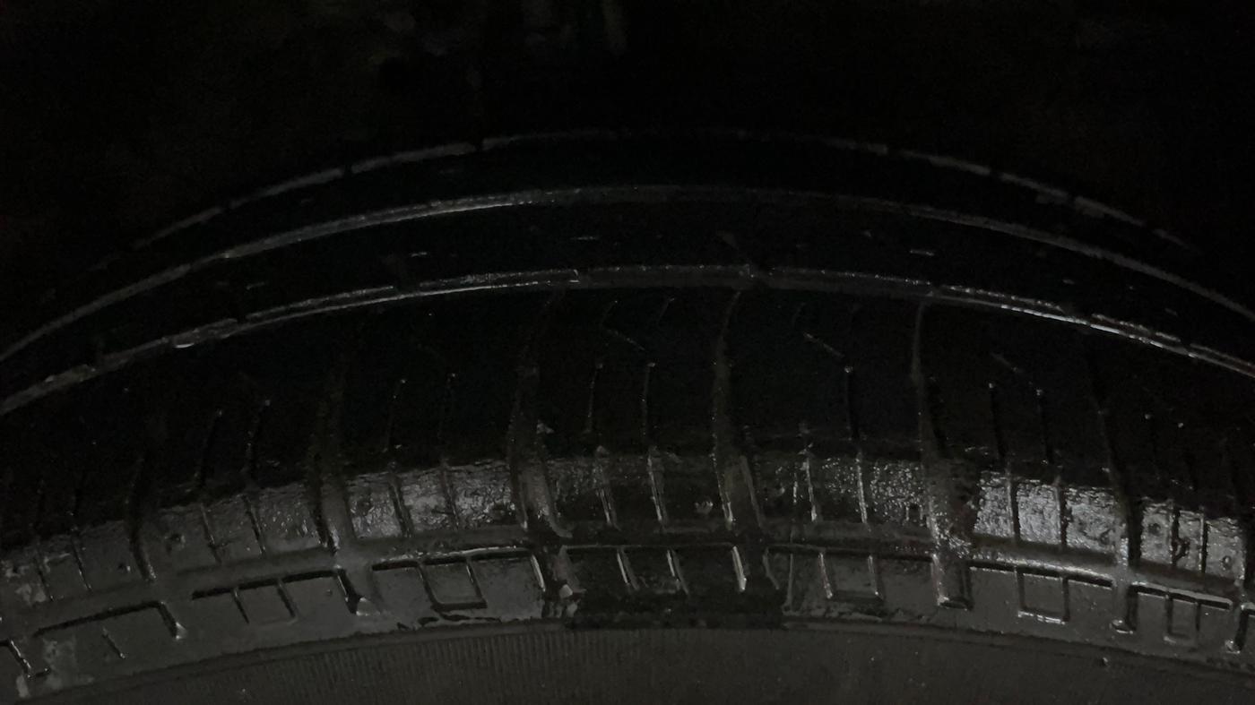 2016 Maruti Swift Dzire VXI, CNG, Manual, 75,510 km, Right Front Tyre Tread