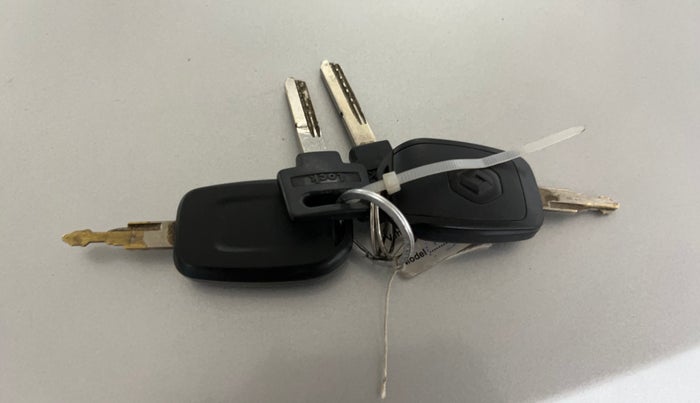 2017 Renault Kwid RXL, Petrol, Manual, 59,888 km, Key Close Up