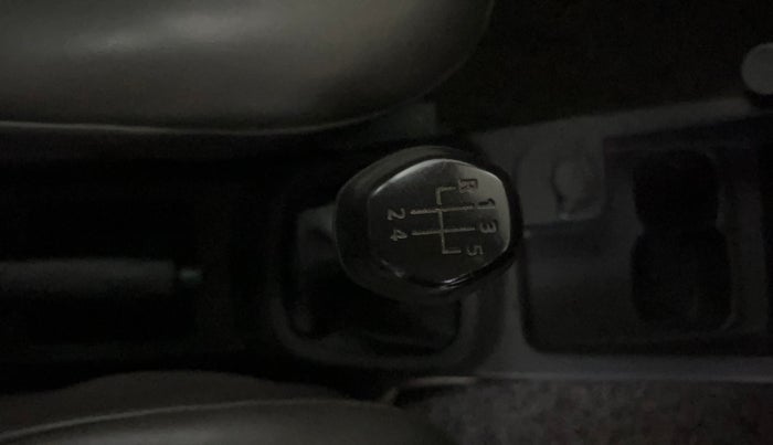 2017 Renault Kwid RXL, Petrol, Manual, 59,888 km, Gear Lever