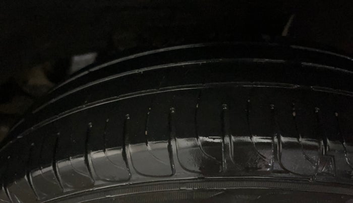 2017 Renault Kwid RXL, Petrol, Manual, 59,888 km, Left Rear Tyre Tread