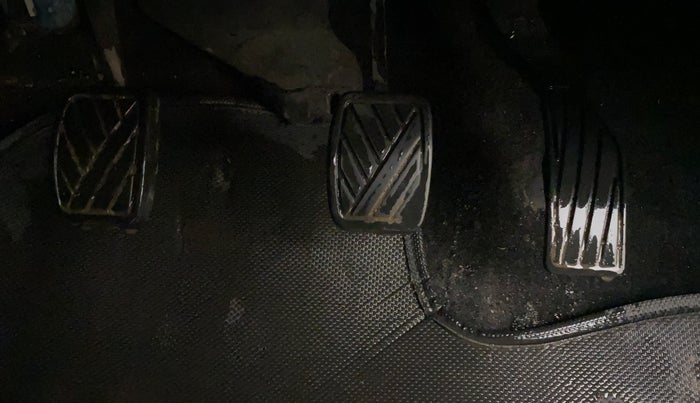 2012 Maruti Swift VXI, Petrol, Manual, 93,679 km, Pedals