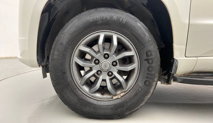 2018 Mahindra TUV300 T10, Diesel, Manual, 36,250 km, Left Front Wheel