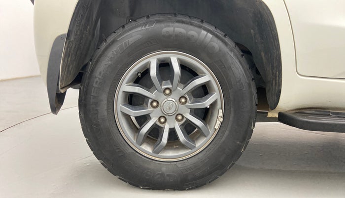 2018 Mahindra TUV300 T10, Diesel, Manual, 36,250 km, Right Rear Wheel