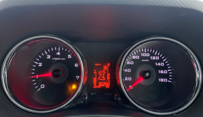 2018 Mahindra TUV300 T10, Diesel, Manual, 36,250 km, Odometer Image